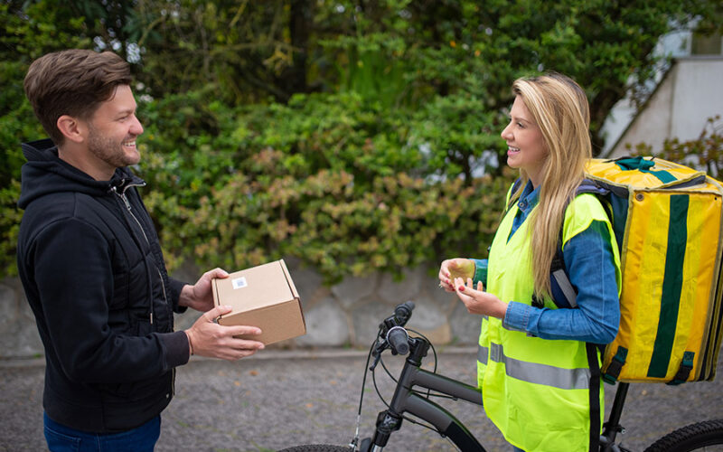 Livraison locale colis kraft vélo coursier éco-responsable