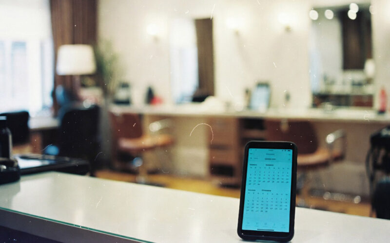 salon de coiffure / smartphone agenda
