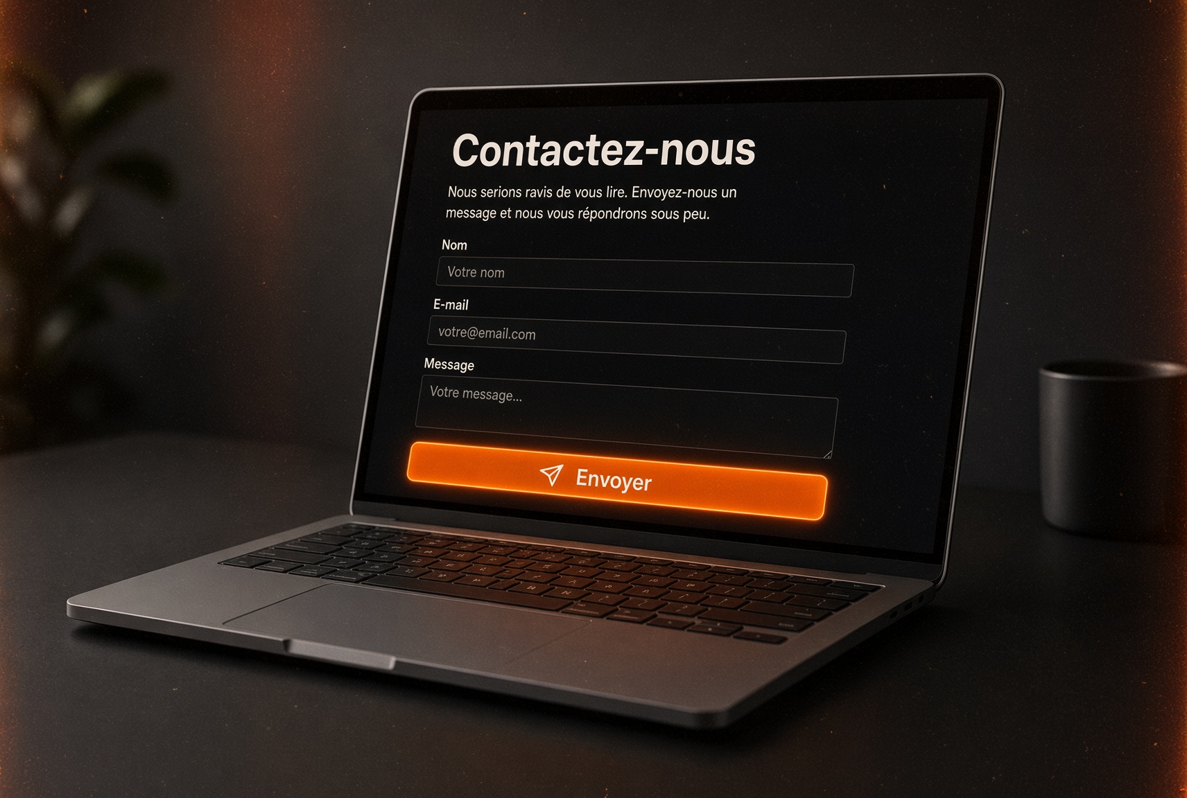Formulaire de contact épuré affiché sur un écran d'ordinateur avec bouton d'envoi lumineux
